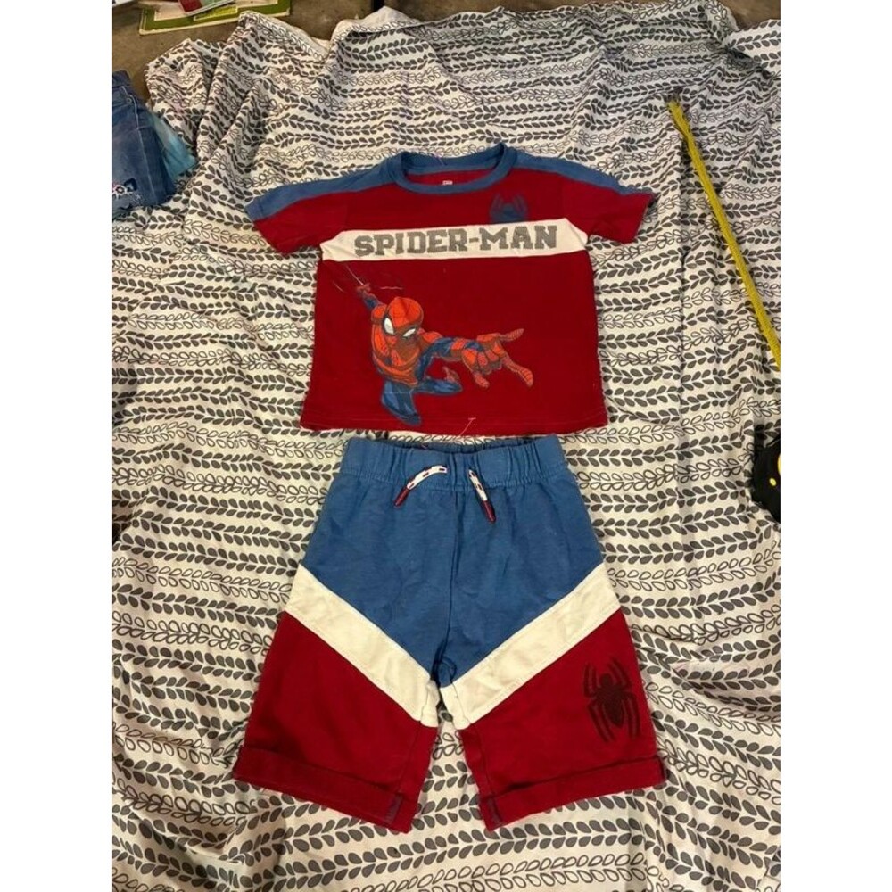 Boy’s Marvel Spider Man 2 Piece T Shirt & Shorts Set Size 5